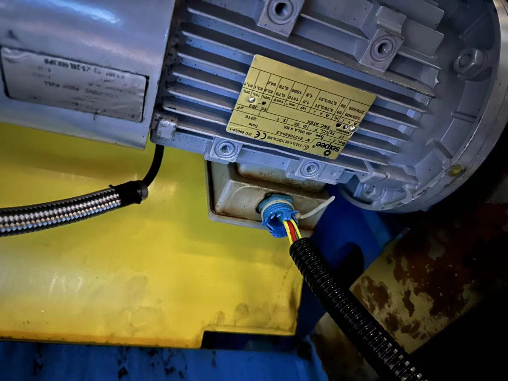 Core Advantages of Variable-Frequency Three-Phase Induction Motors in Industrial Applications(圖1) Core Advantages of Variable-Frequency Three-Phase Induction Motors in Industrial Applications(圖1)